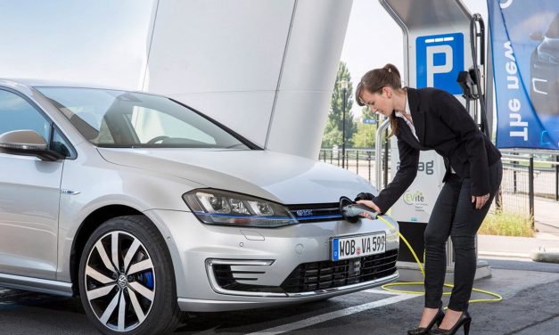 Las matriculaciones de turismos eléctricos caen casi un 32% en junio