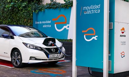 Repsol planea ofrecer a sus clientes un punto de recarga rápida cada 50 km