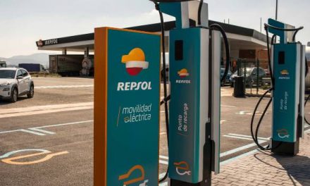 Repsol invertirá 42 millones en instalar 610 puntos públicos de recarga eléctrica en España y Portugal