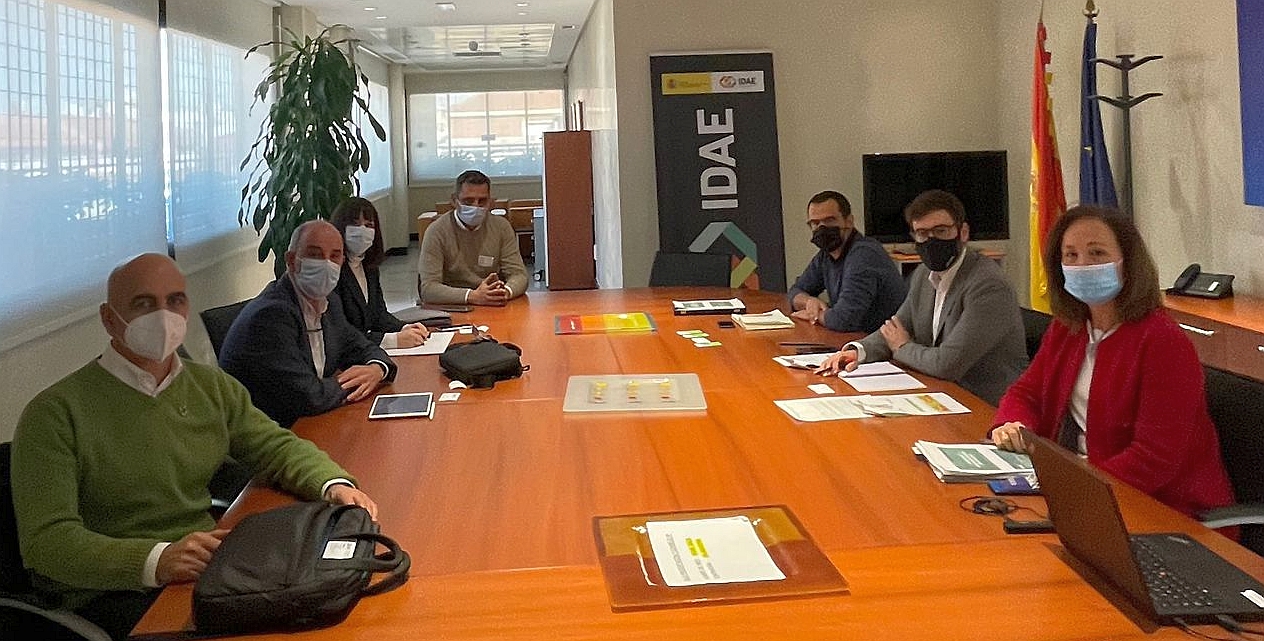 CEEES y el IDAE apuestan por implicar a las  estaciones de servicio en la transición energética