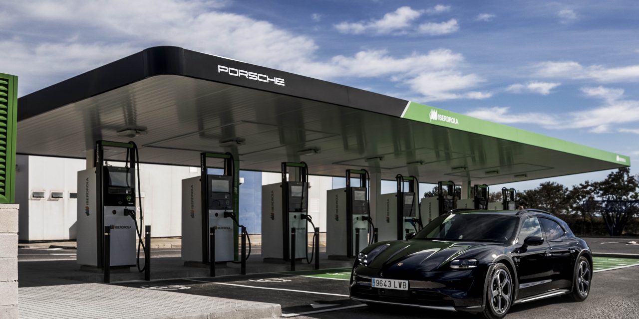 Porsche e Iberdrola inauguran una estación de carga rápida en la Comunidad Valenciana