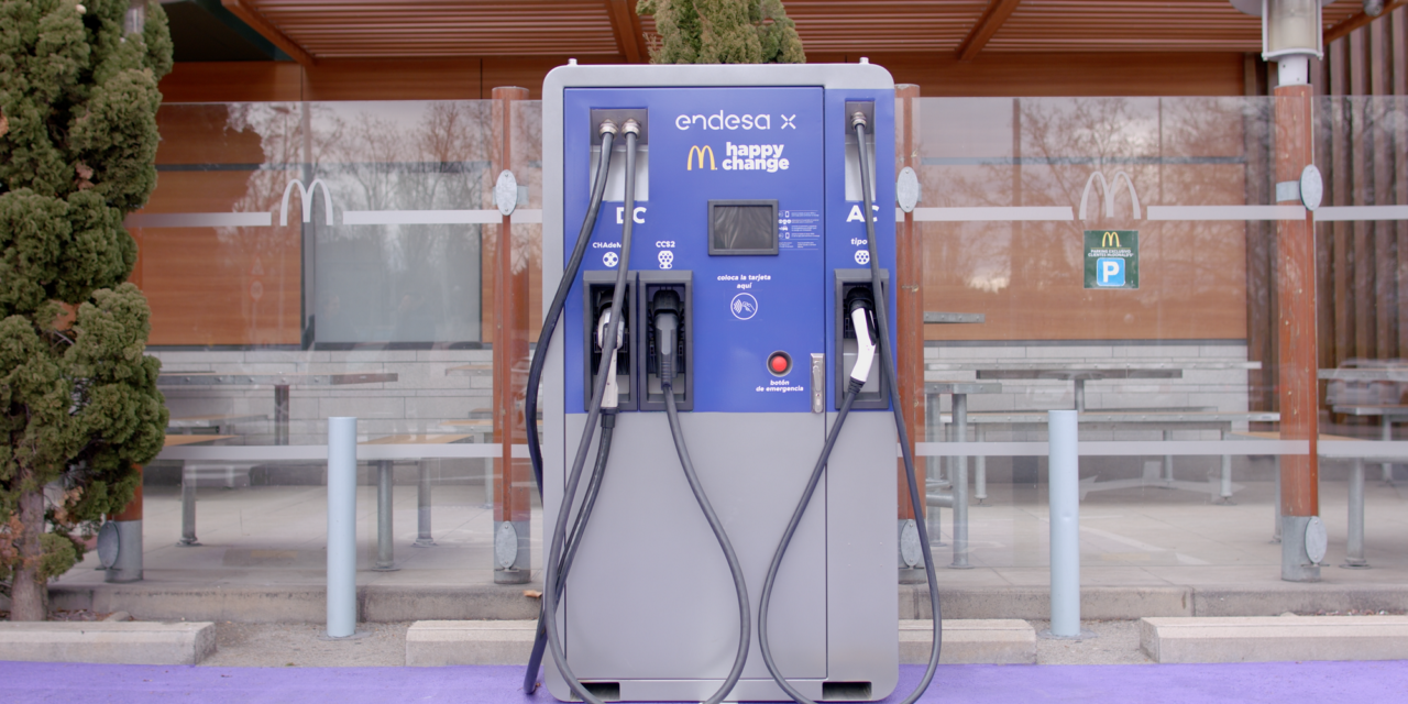 ENDESA X Y McDONALD’S INAUGURAN NUEVOS PUNTOS DE RECARGA PARA VEHÍCULOS ELÉCTRICOS EN UN RESTAURANTE DE ALHAURÍN DE LA TORRE