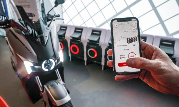 Silence lanza la primera moto con batería  extraíble y pago por uso de Europa