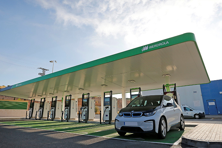 Iberdrola aumenta un 65% su red de recarga pública para vehículos eléctricos y supera los 2.500 puntos en España