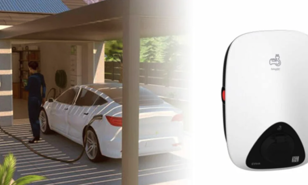 Schneider Electric presenta su nuevo cargador EVlink Home Smart junto a ChargeGuru