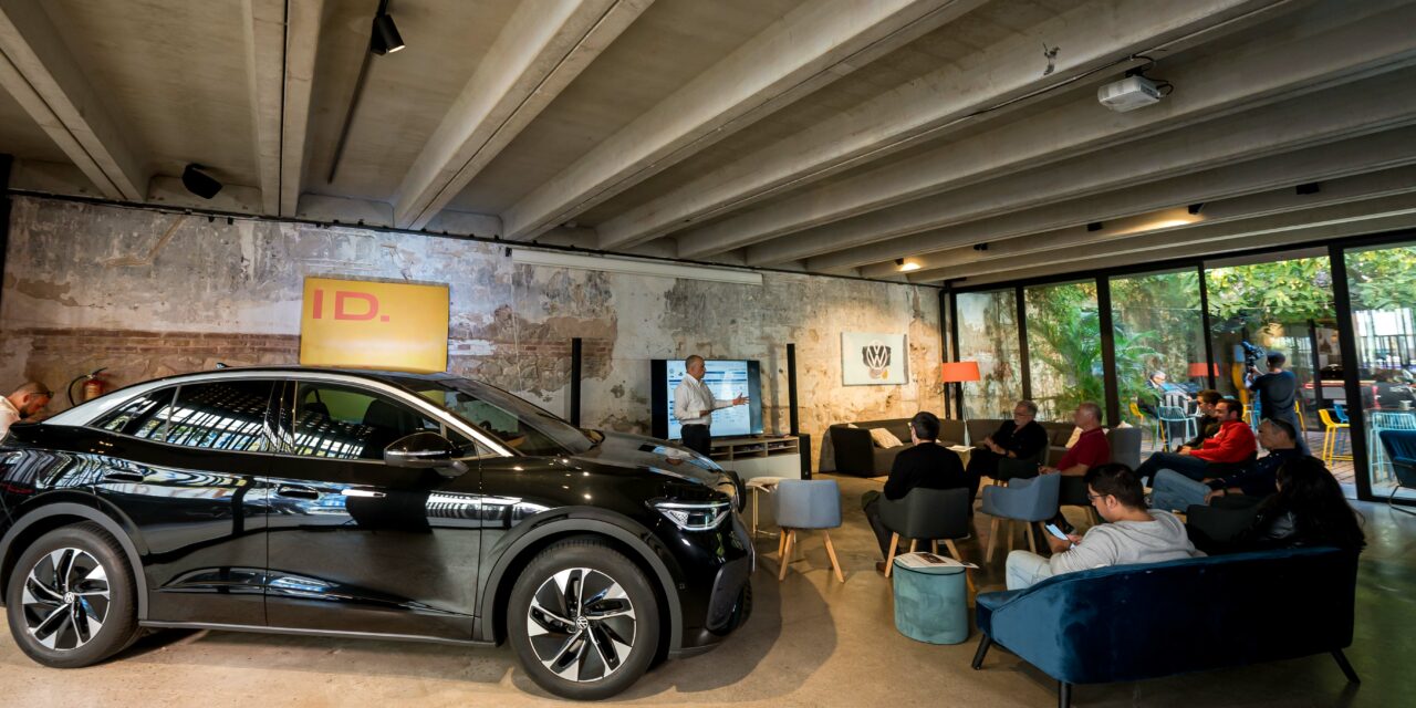 Volkswagen apuesta por la pedagogía para impulsar y  acercar la movilidad eléctrica a sus clientes