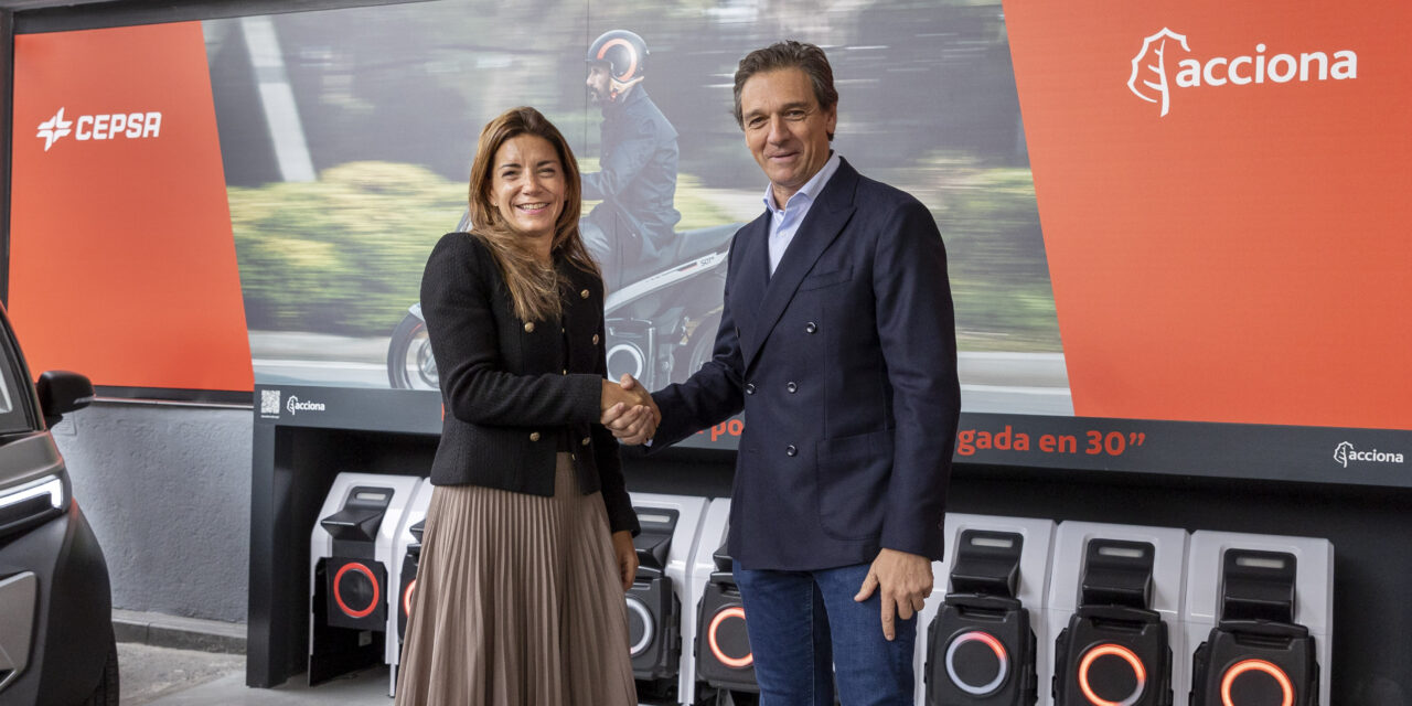 ACCIONA y Cepsa se alían para impulsar la  movilidad sostenible mediante una red de  intercambiadores de baterías