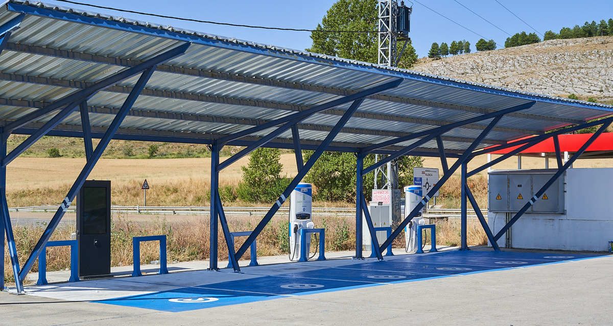 Nissan e Easycharger abren dos nuevas estaciones de carga rápida en Castilla y León