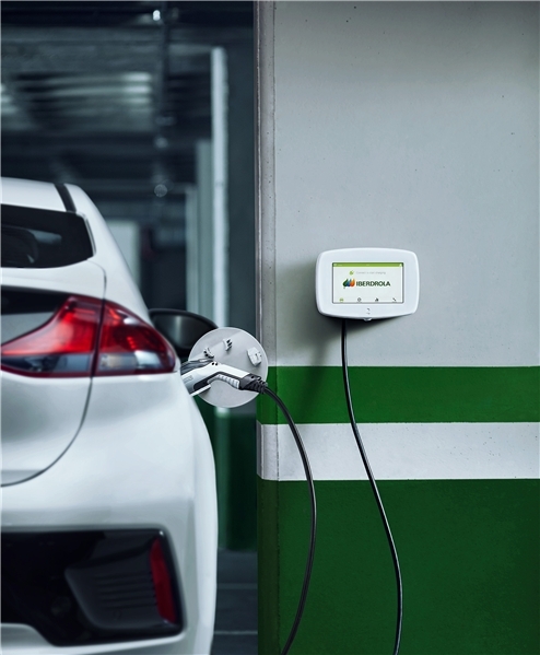Iberdrola pone en marcha la primera app de recarga colaborativa de vehículos eléctricos para particulares