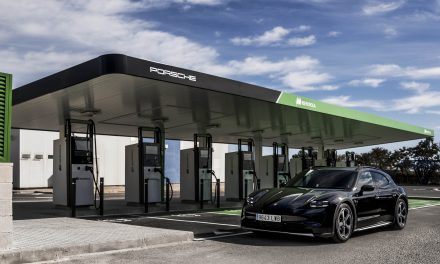 Porsche e Iberdrola inauguran una estación de carga rápida en la Comunidad Valenciana