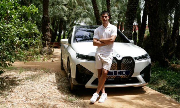 BMW España acompaña a Carlos Alcaraz en su  desarrollo deportivo con la movilidad sostenible del  futuro